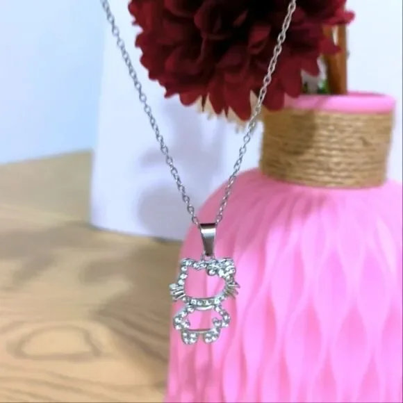 Elegant kitty charm necklace - Picture 3 of 6